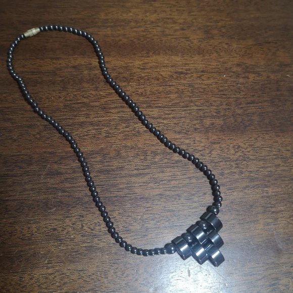 Gray Metallic-look Hematite Necklace - Picture 3 of 6